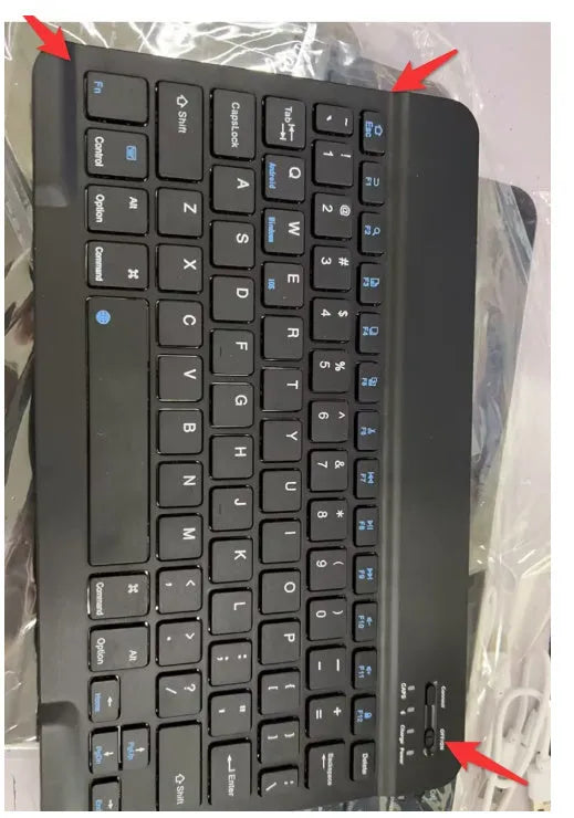 Black and white mini Bluetooth wireless keyboard for tablets