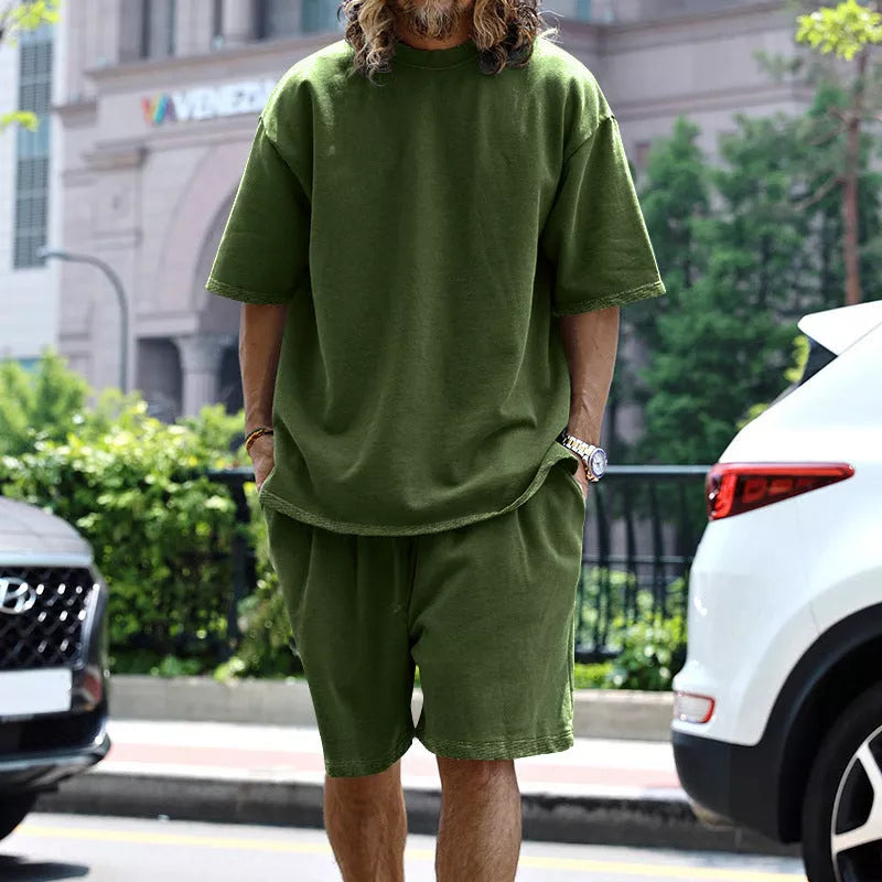 Men's loose sports set with round neck T-shirt and drawstring shorts in various colors