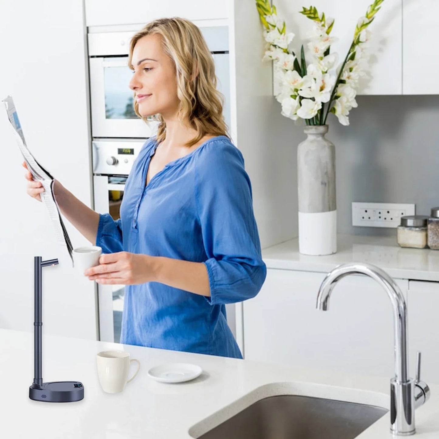 Rechargeable automatic water bottle dispenser with adjustable flow levels and extended pipe for versatile hydration