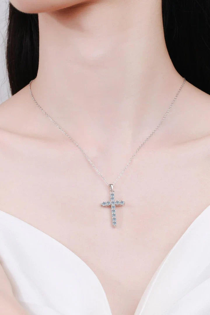 925 Sterling Silver Cross Moissanite Necklace - Minimalist and Modern Design with Sparkling Moissanite Embellishments