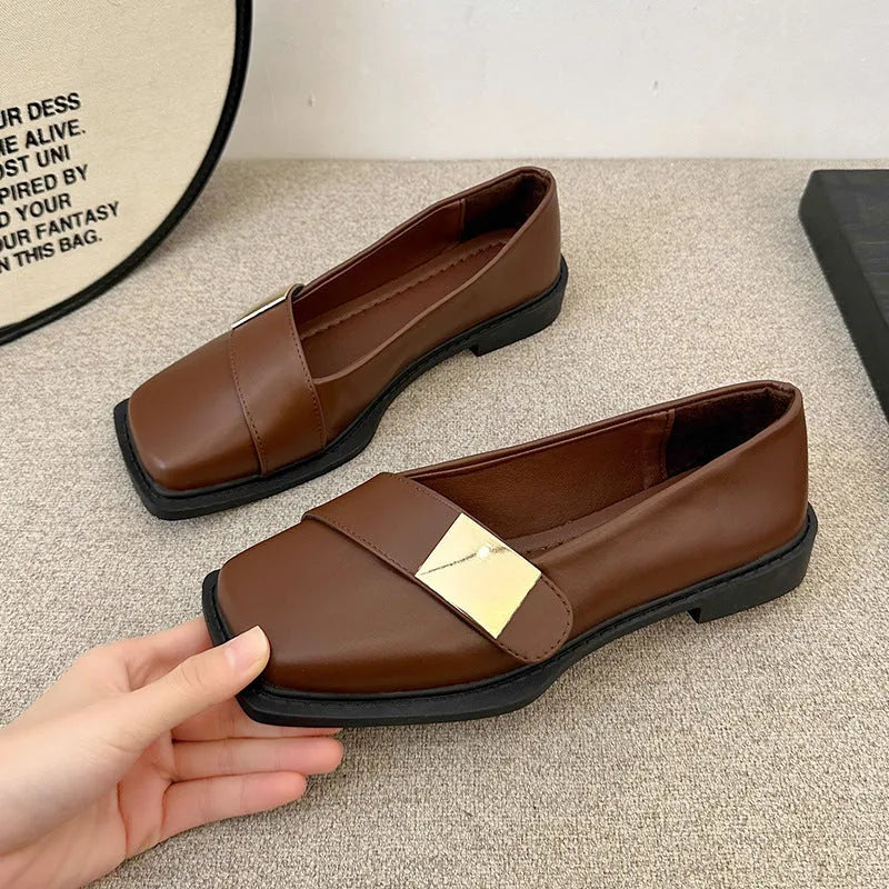 Women's square toe flat shoes with metal buckle in artificial leather