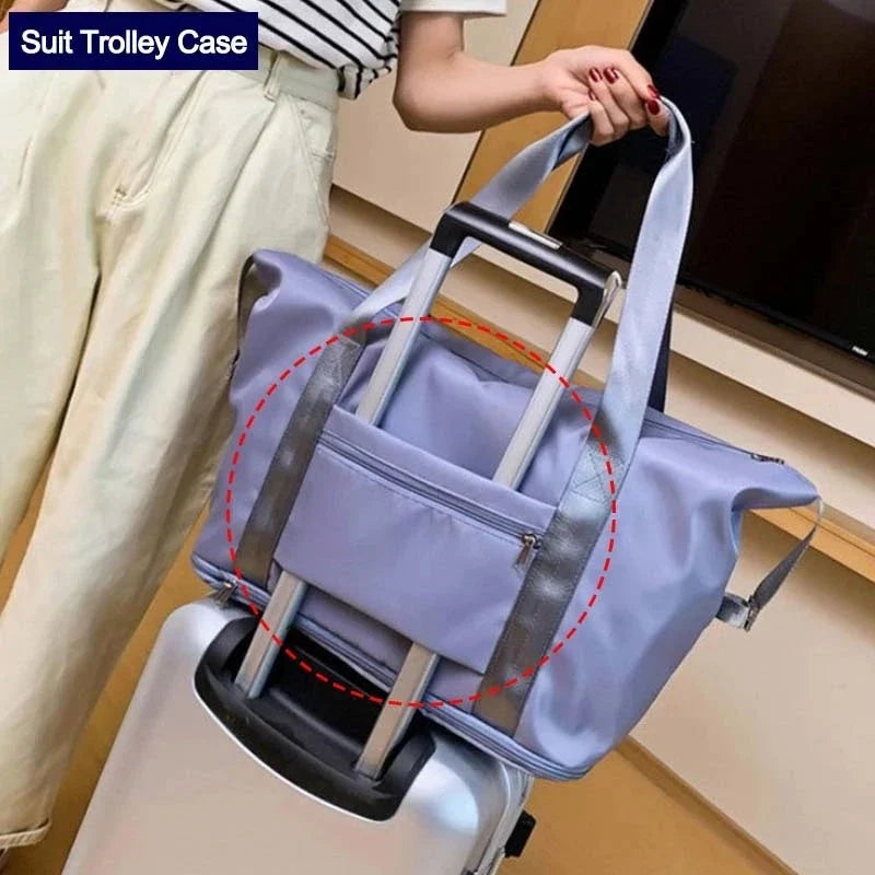 Versatile foldable travel bag with large 36-55L capacity, multiple interior pockets, and water-resistant Oxford cloth construction