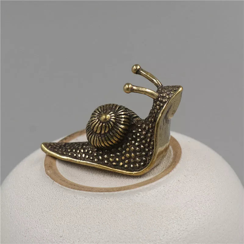 Brass tea pet snail decoration pure copper paperweight with pastoral design