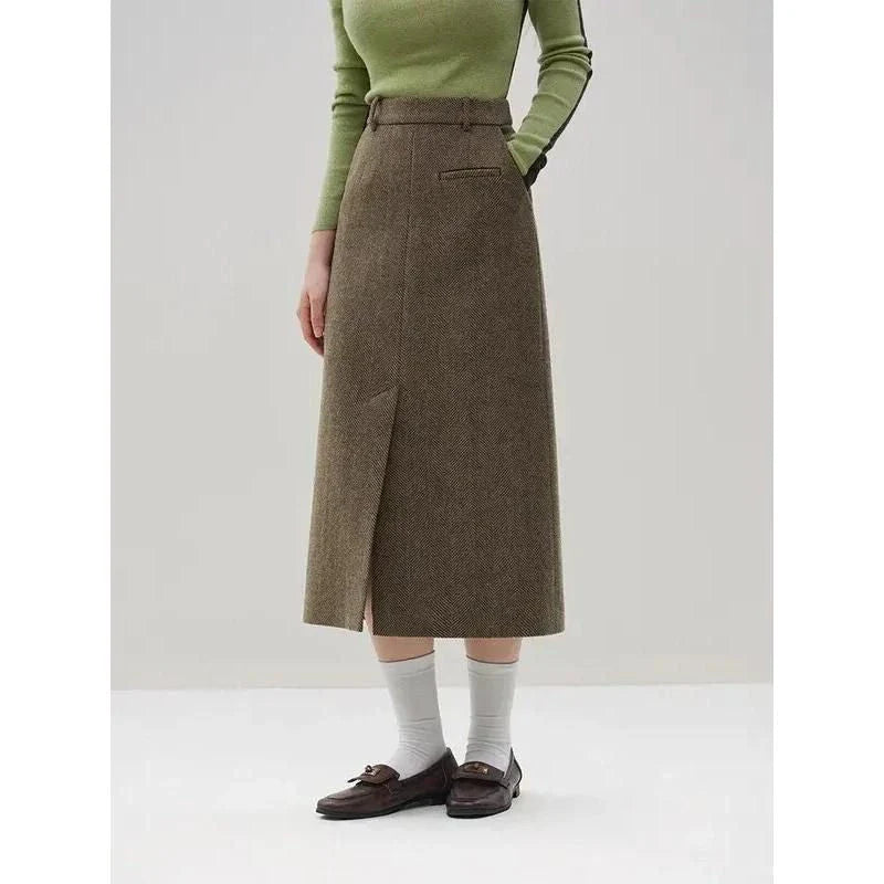 Elegant wool blazer and skirt set for professional women, featuring a chic double-breasted design and a stylish front split skirt