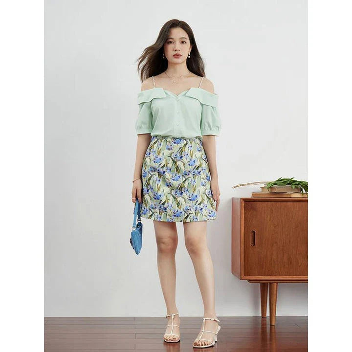 Stylish floral high-waist A-line mini skirt with a flattering silhouette and vintage-inspired design