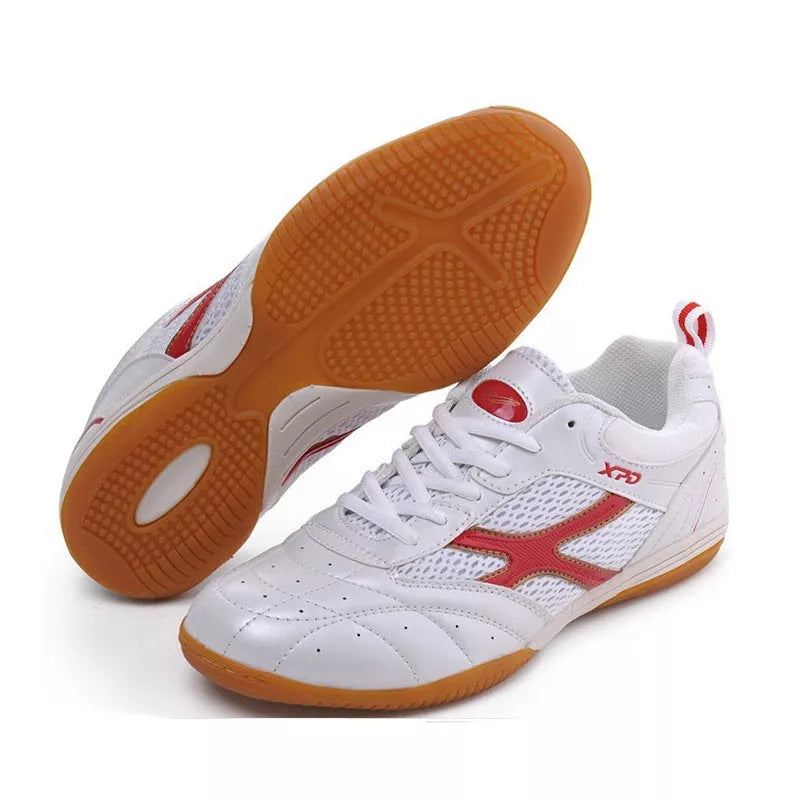 Table tennis shoes in white and blue or white and red with breathable upper and beef tendon sole
