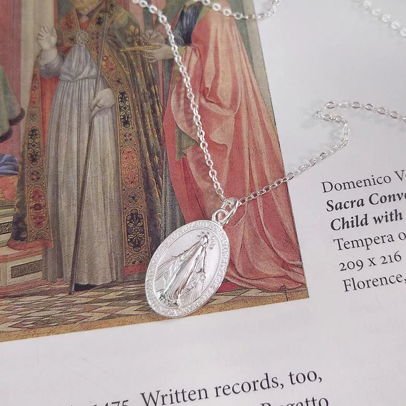 S925 Vintage Cameo Necklace with oval pendant and cross chain design