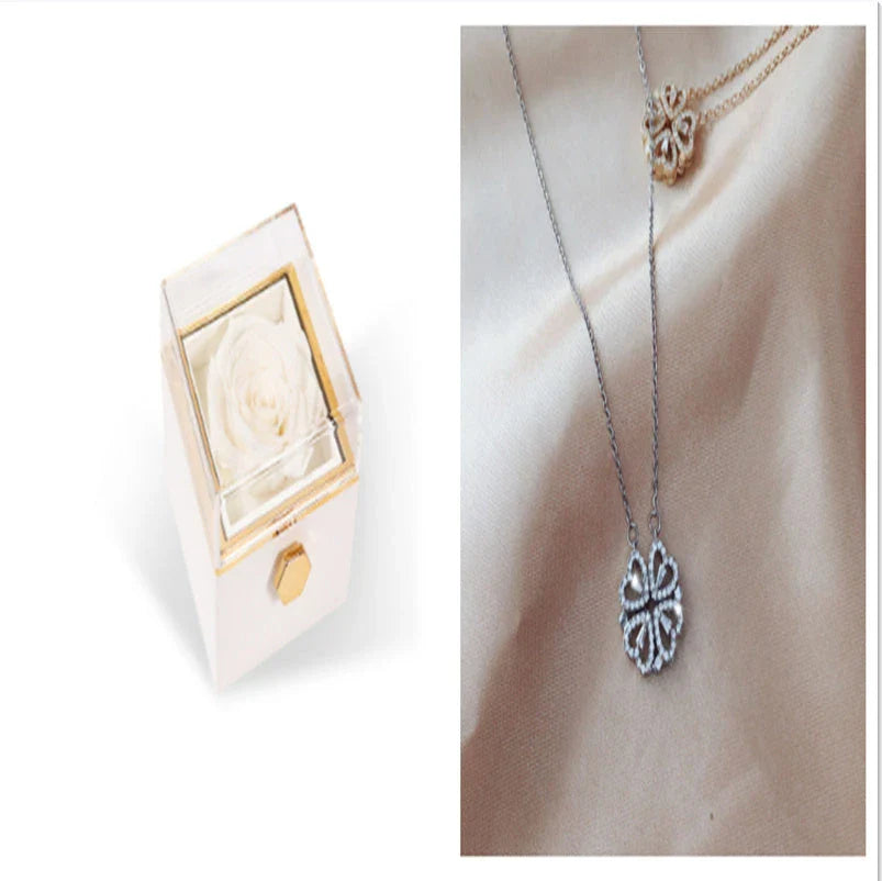 Elegant four-leaf clover necklace with magnetic and detachable design for versatile styling