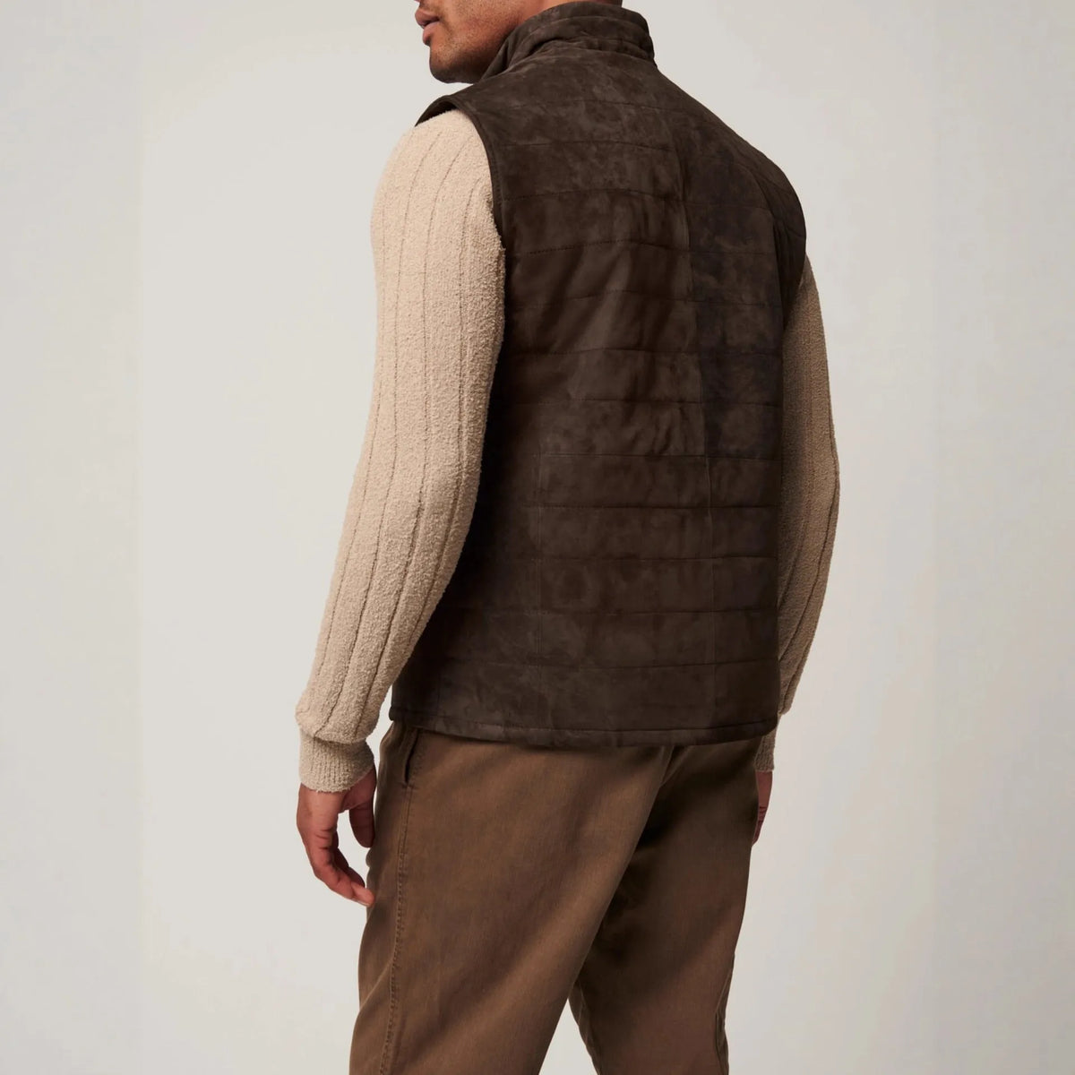 Brown men's sleeveless vest jacket with straight hem and horizontal panel design, sizes S to XXXL.