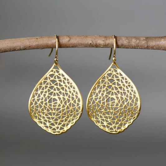 Gold retro leaf hollow drop earrings with 5cm length and detailed patterning