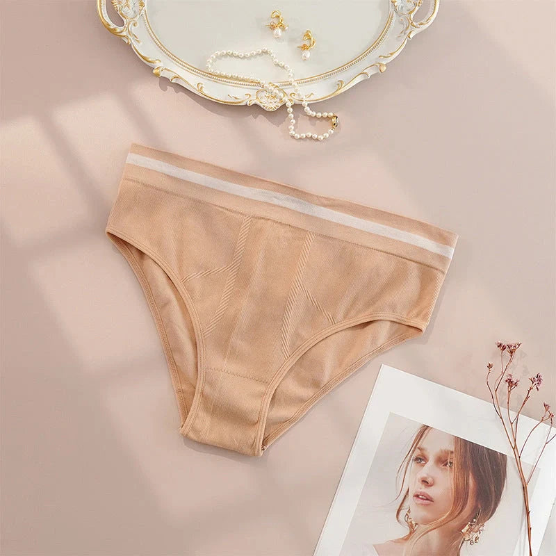 Breathable seamless women's underwear in black, gray, red, and skin color, offering comfort and style for plus-size figures.