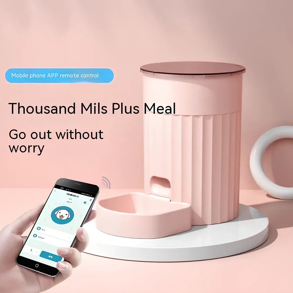 Automatic wifi pet feeder with 3-litre capacity in matcha green colour with digital display