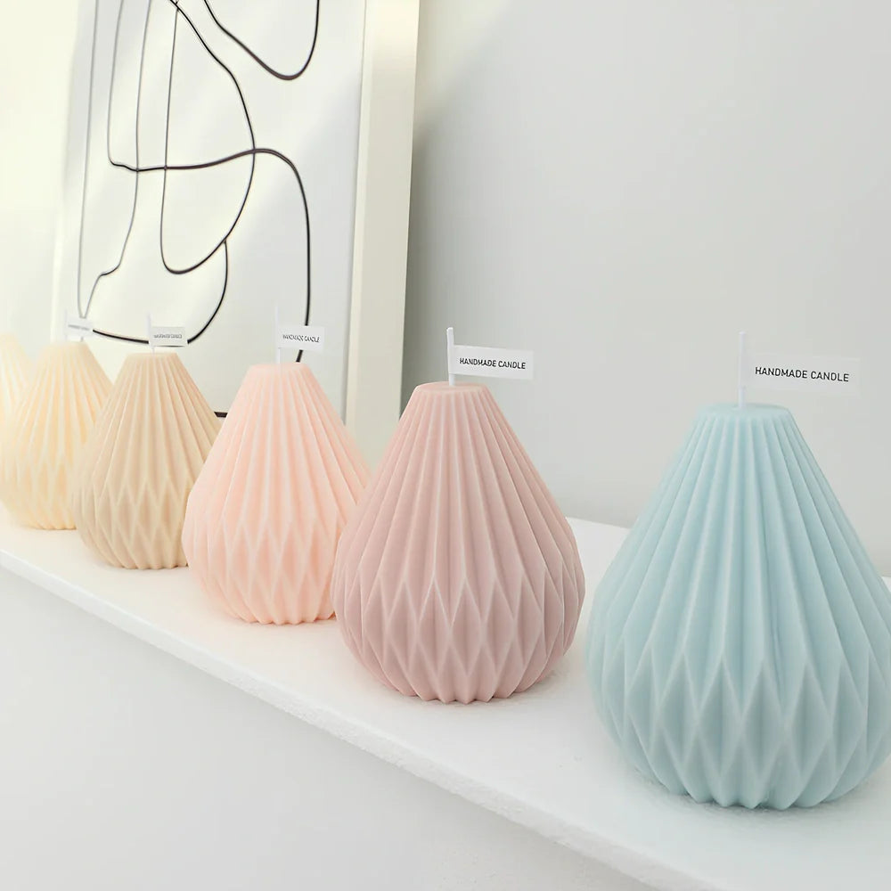 Nordic geometric pear-shaped aromatherapy candle with soy wax and handcrafted cylindrical design