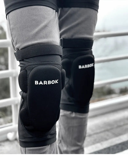 Black roller skating hip pad pants with NBR foam protection panels for skateboarding