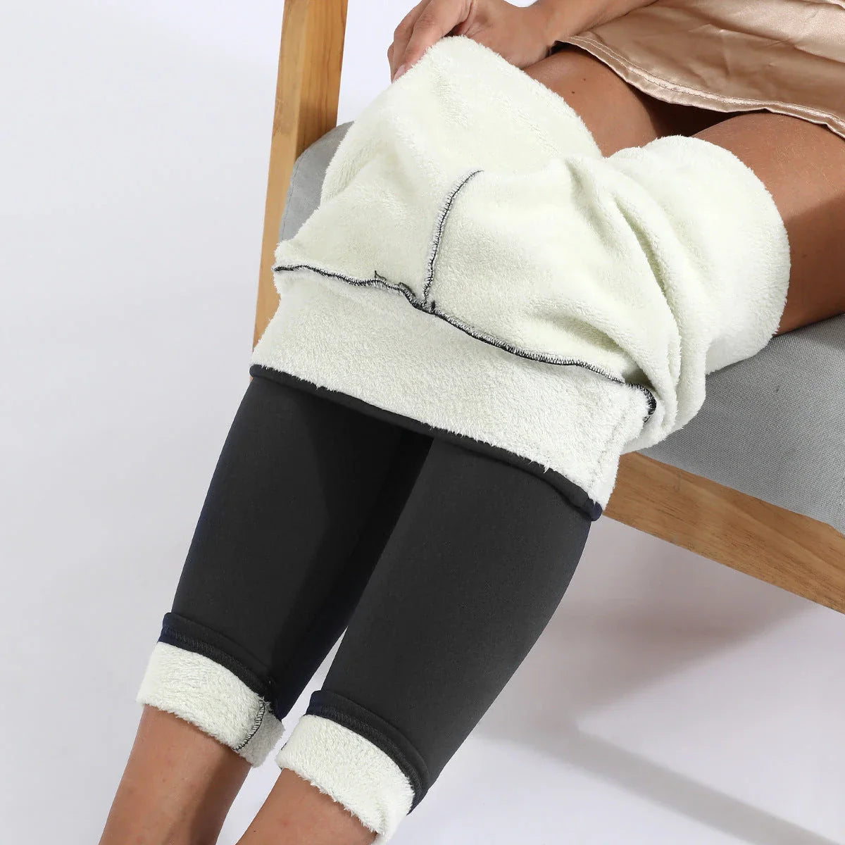 Premium cashmere-blend leggings in a variety of colors for stylish winter warmth