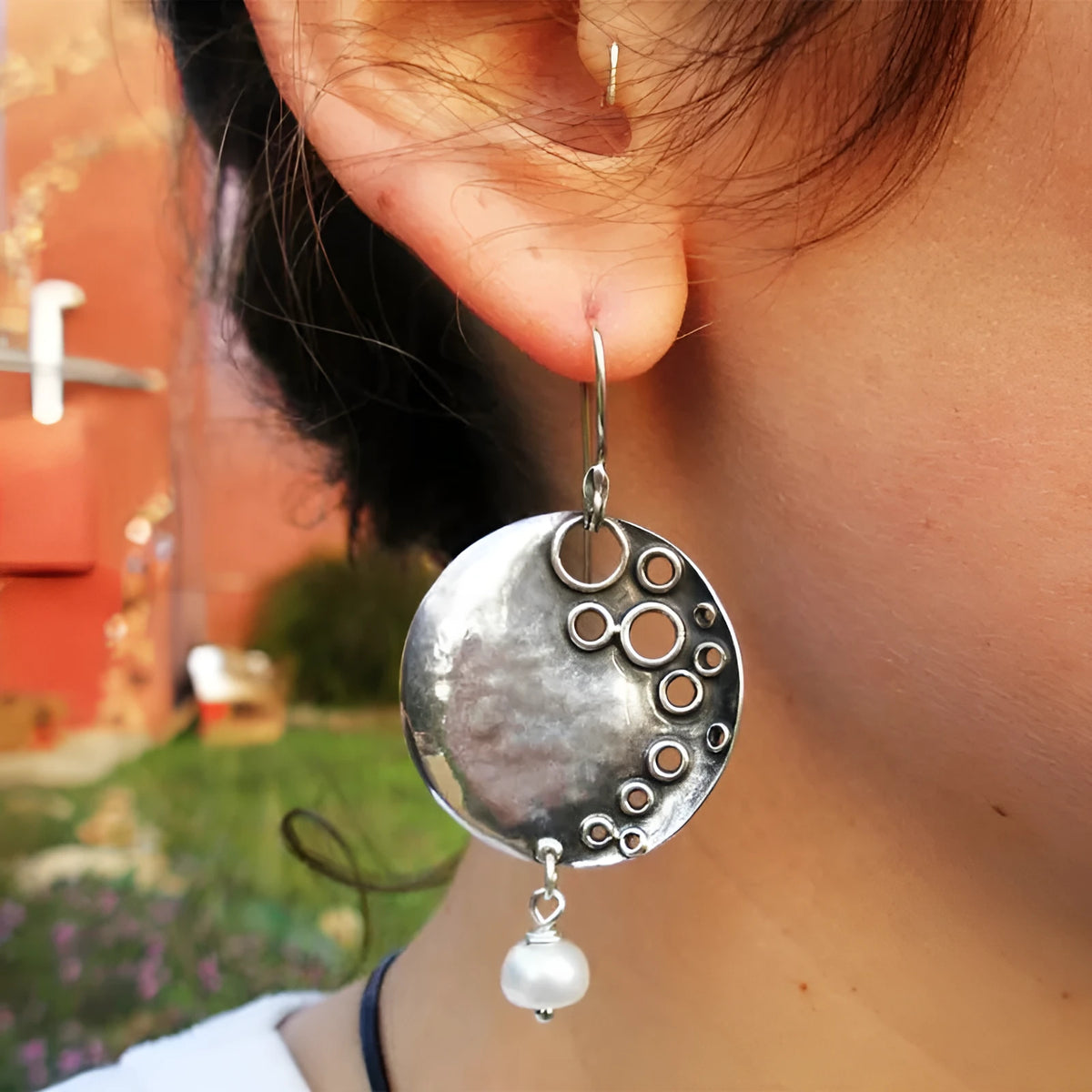 Silver alloy baroque pearl stud earrings with geometric retro shape, 4x2cm, one pair for women