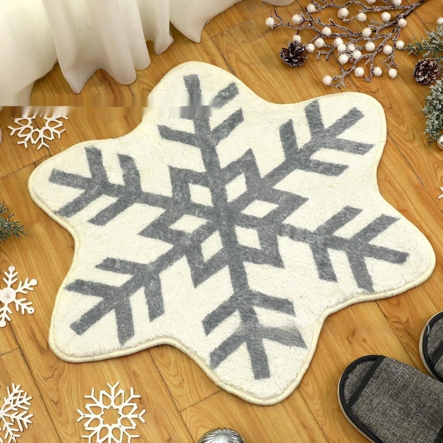 Round Christmas carpet with festive design on soft polyester fibre, showing 60cm and 80cm size options