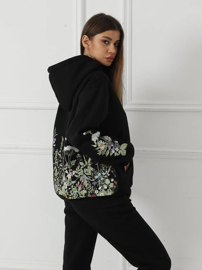 Women's Floral Sweatshirt in Soft, Comfortable Fabric with Relaxed Long Sleeve Design