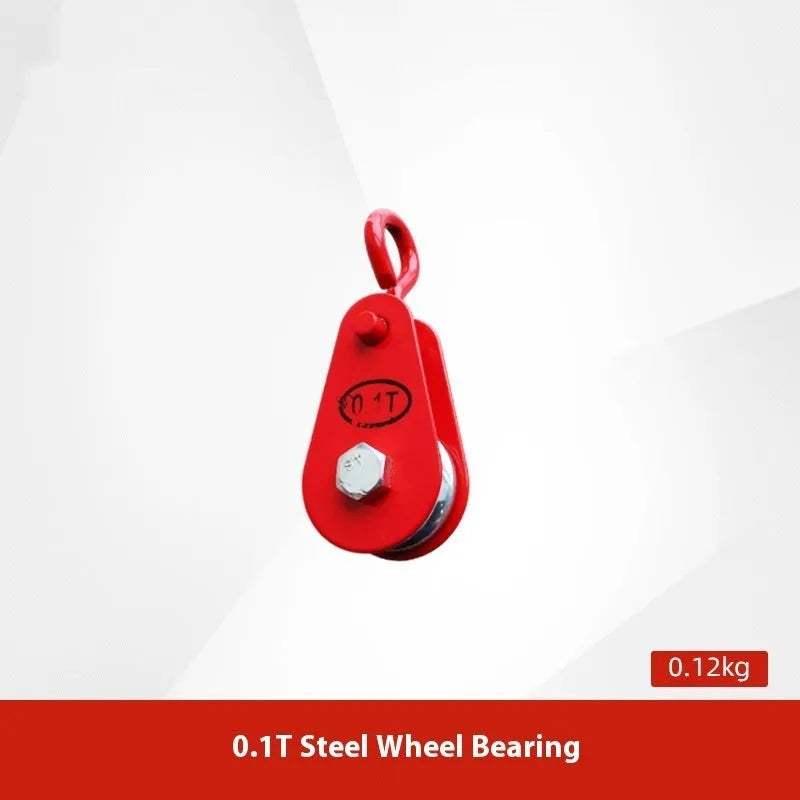 Red lifting pulley with safety latch, forged from A3 steel for industrial use with up to 5000kg load capacity.