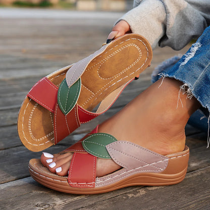 Women's black peep-toe slippers with cross-strap and thick polyurethane sole