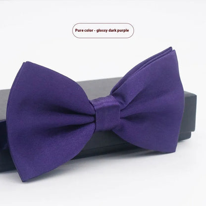 Flat-head self-tie bow tie in a wine red colour, showing its 12cm width and 6cm height dimensions.