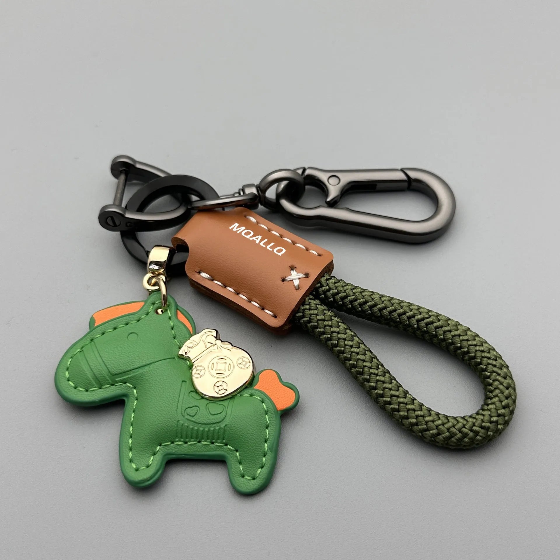 Handmade cowhide car key ring pendant with zinc alloy pony belt buckle and flanelle rope in nine colour options