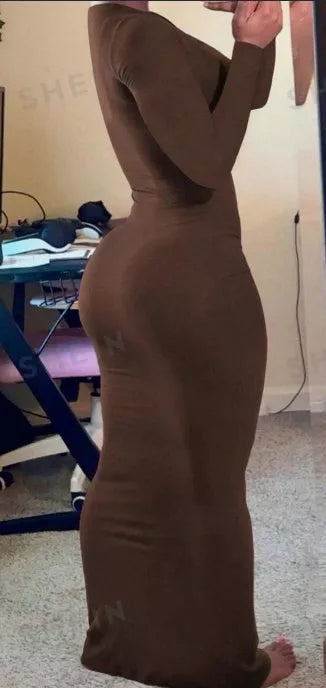 Women's knitted bodycon dress in solid colors with stretch fabric