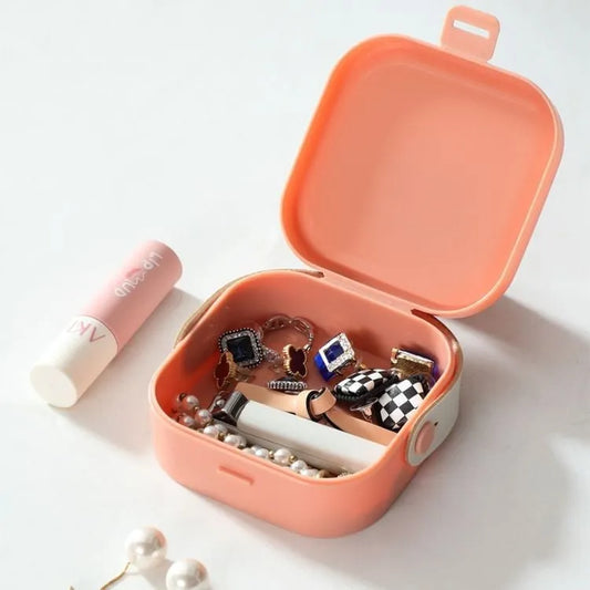 Multifunctional portable storage box for cables in Nordic White colour with lid, dimensions 15.5cm x 10.5cm