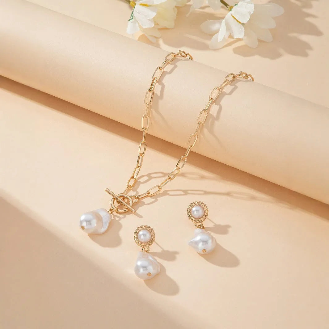 Gold-plated baroque pearl necklace and ear stud set for women with iron construction