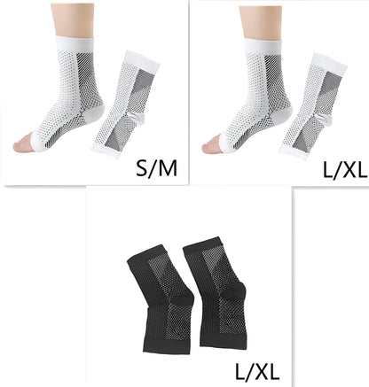 Invisible heel compression socks in black colour with absorbent insole design