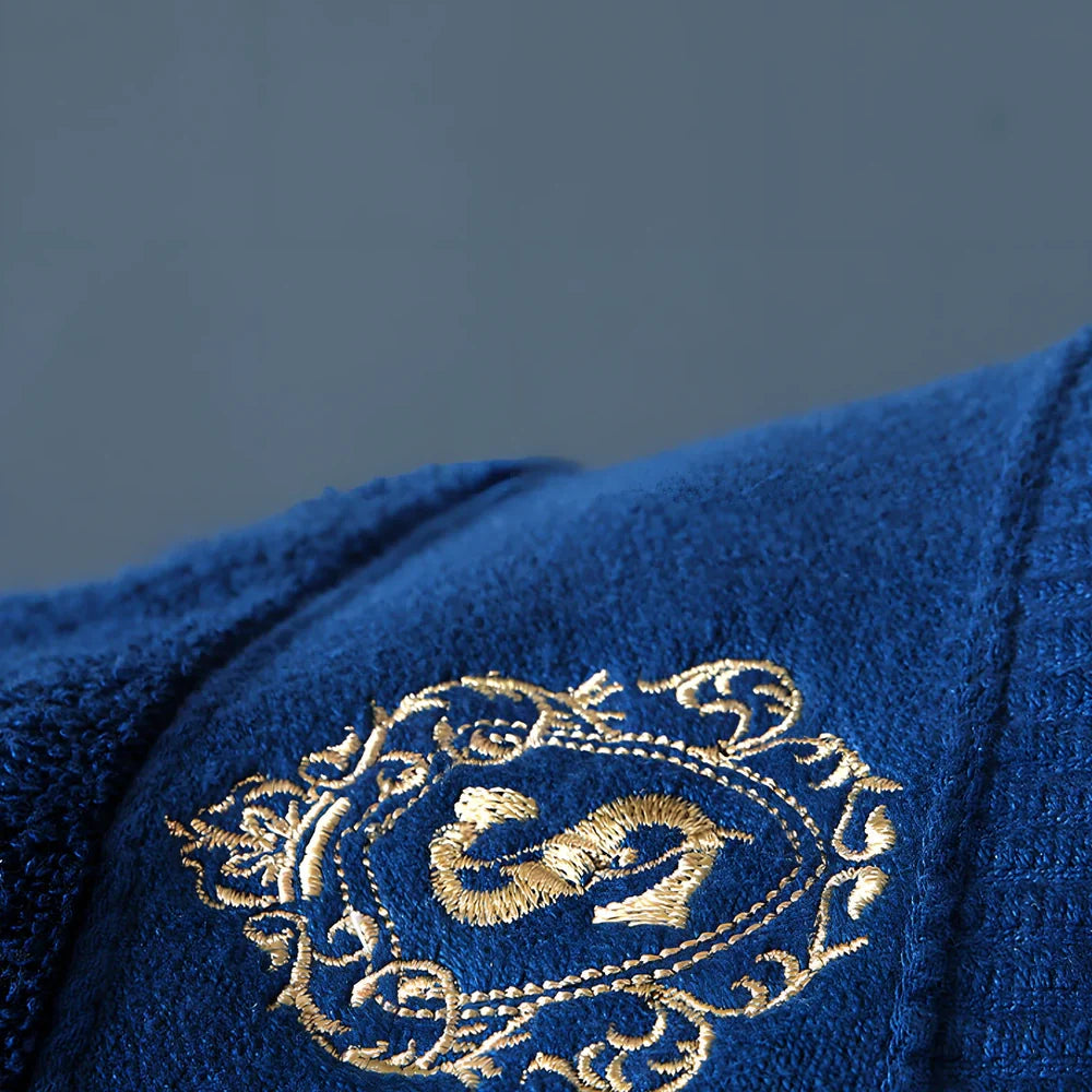 Pure cotton bath towel with spiral hair construction measuring 80x160cm in business grey colour