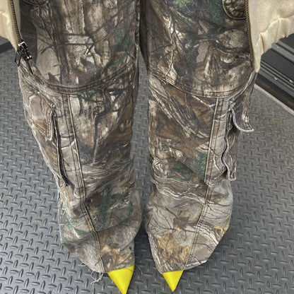 Women's casual camouflage cargo pants with multiple pockets for summer wear