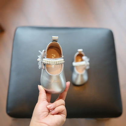 Leather girls' walking shoes in beige with princess square mouth, bow, and non-slip sole for toddlers