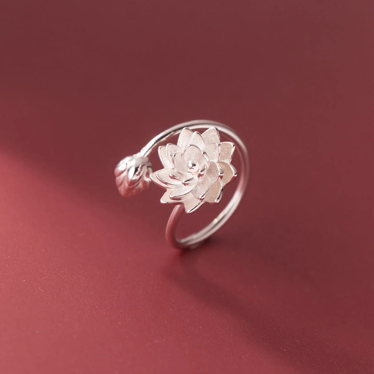 Elegant Chinese-style adjustable silver ring with lotus flower design