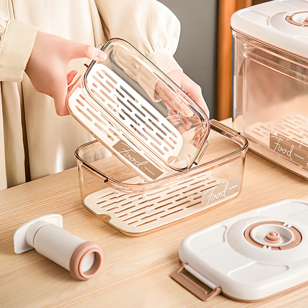 Square transparent vacuum food storage container with manual pump in 1.2L to 4.6L sizes