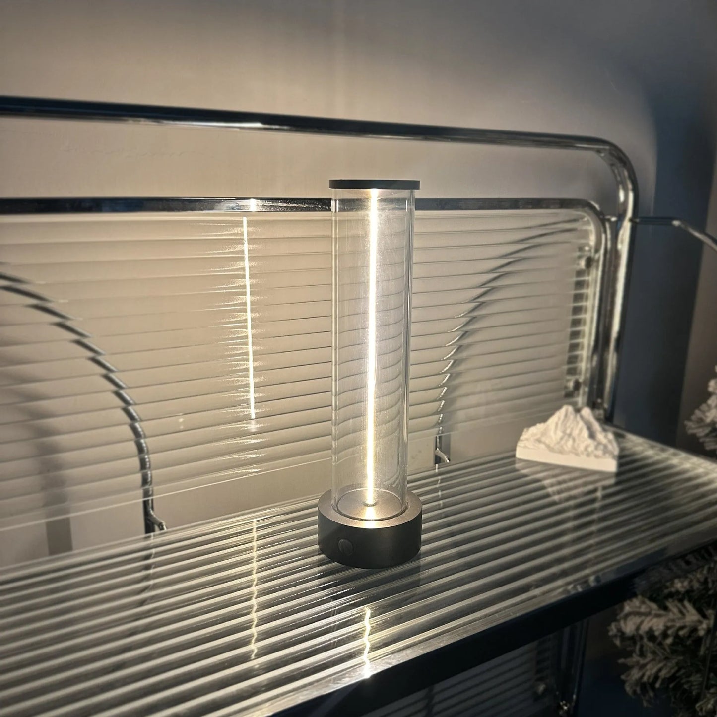 LED line glass magnetic suction light strip with USB charging, dimensions 53mm by 234mm