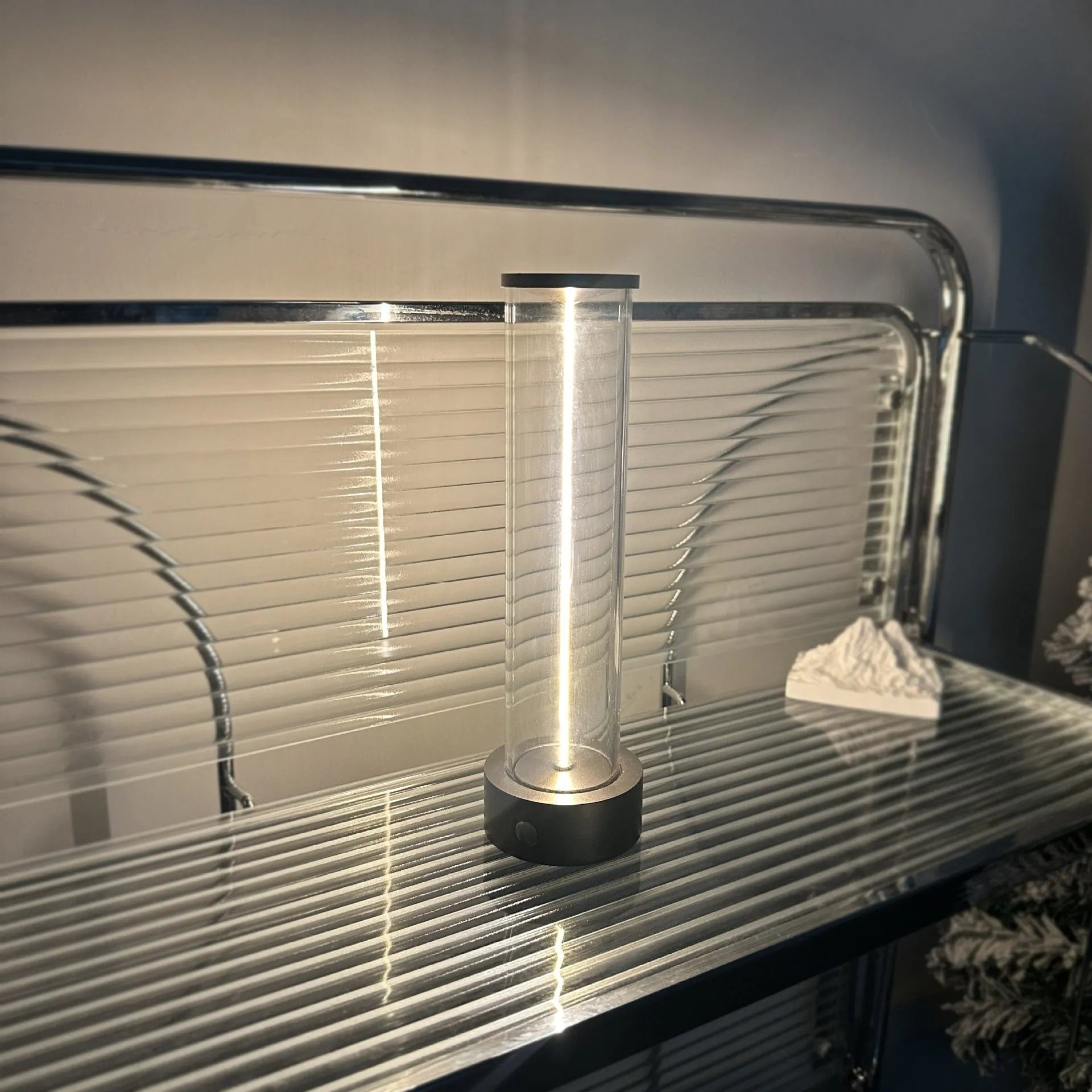 LED line glass magnetic suction light strip with USB charging, dimensions 53mm by 234mm