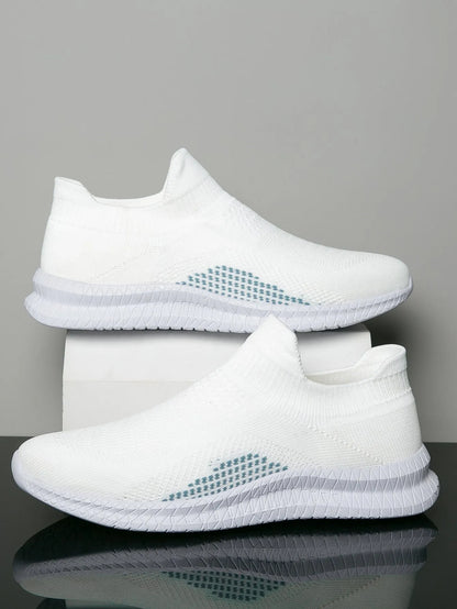 Popcorn flyknit fabric low-top casual sneaker in solid colour on a viscose sole.