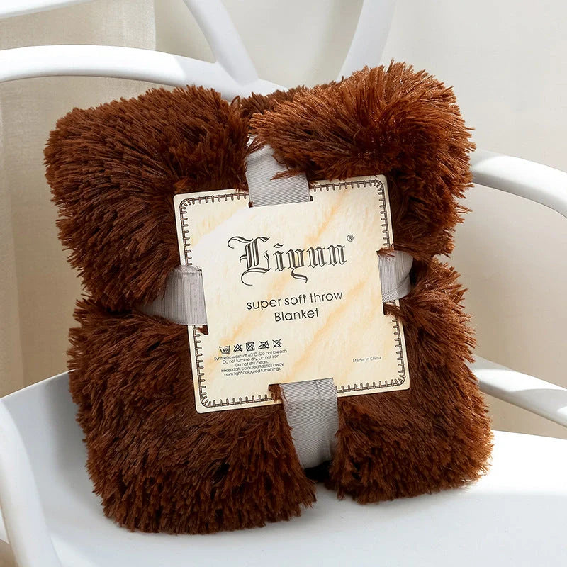 European style coral fleece blanket in various colors and sizes for cozy warmth and elegant decor