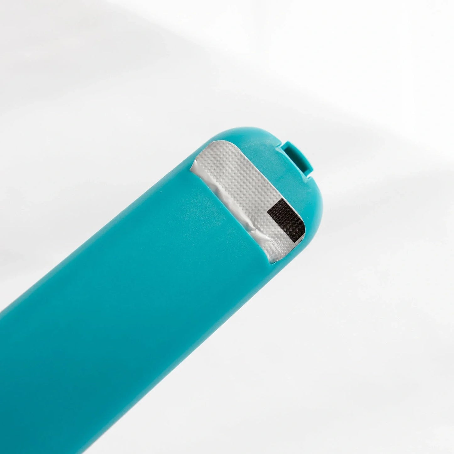 Hot Cat Strip Spoon Feeder for easy and clean pet feeding