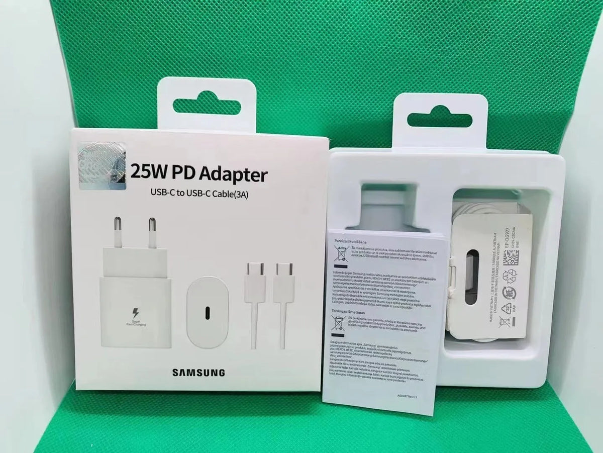 25W PD USB-C fast charger plug for Samsung Note10 S20 S21 S22 in black or white with UK EU US plug options