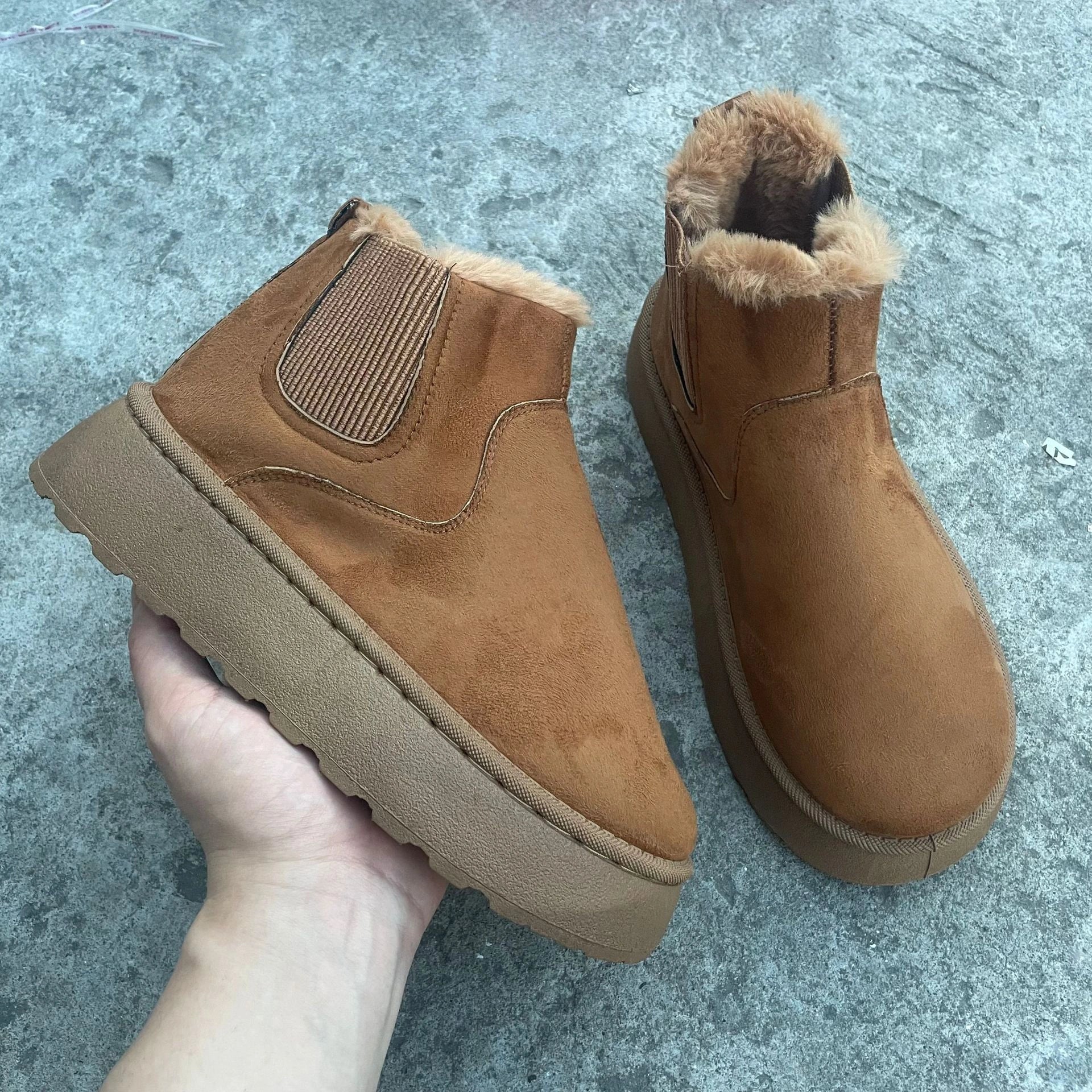 Women's cozy winter snow boots with plush lining in various colors