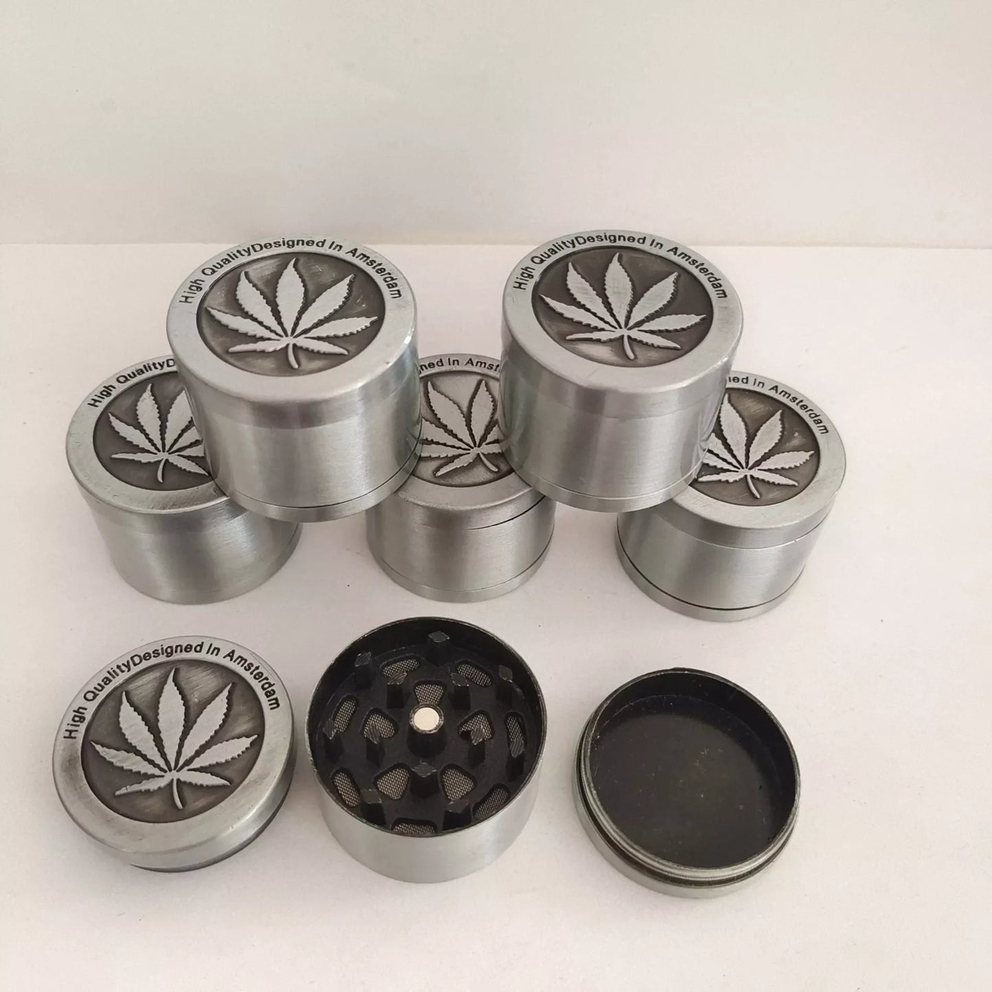 Zinc Alloy Maple Leaf 40mm Smoke Grinder in Natural Bronze