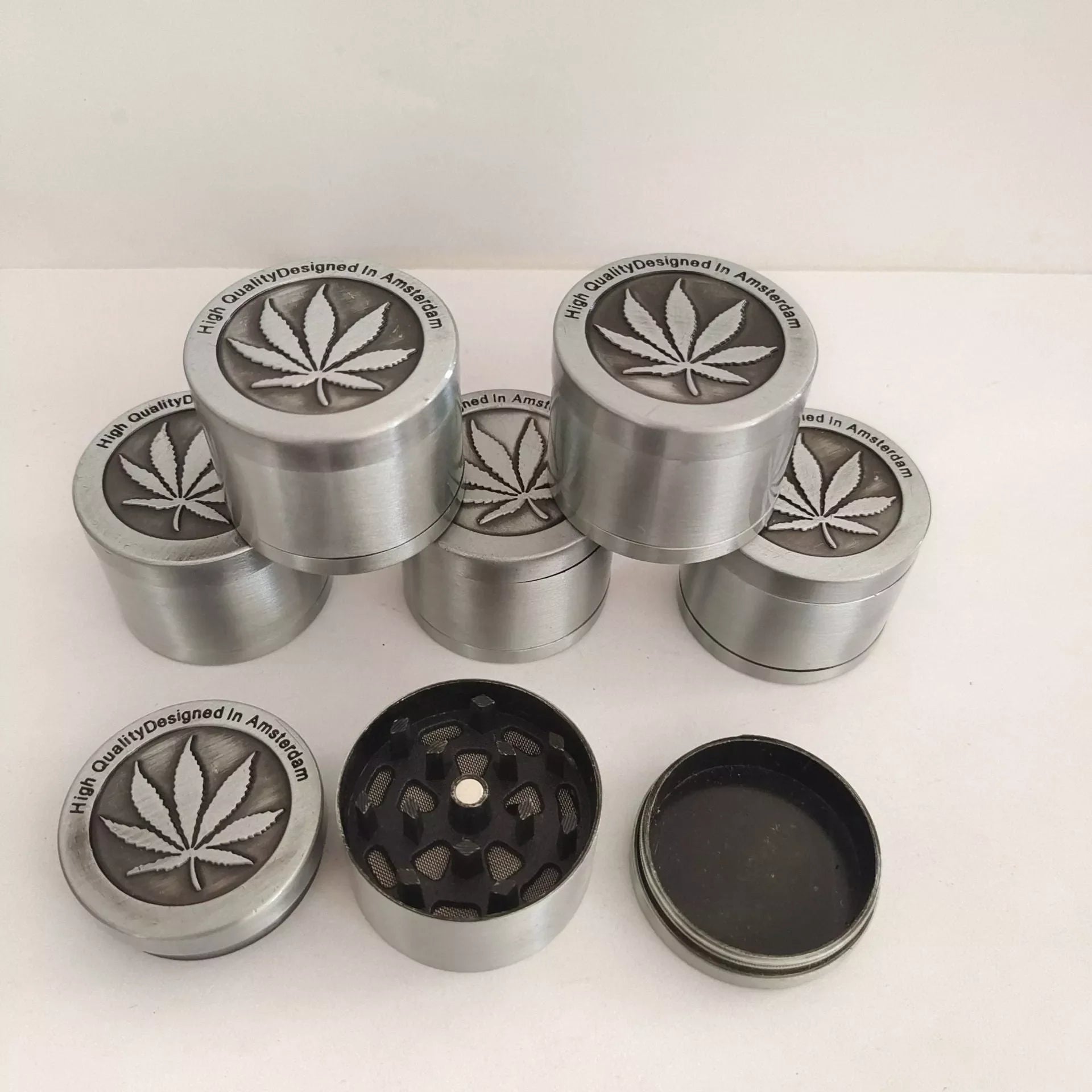 Zinc Alloy Maple Leaf 40mm Smoke Grinder in Natural Bronze