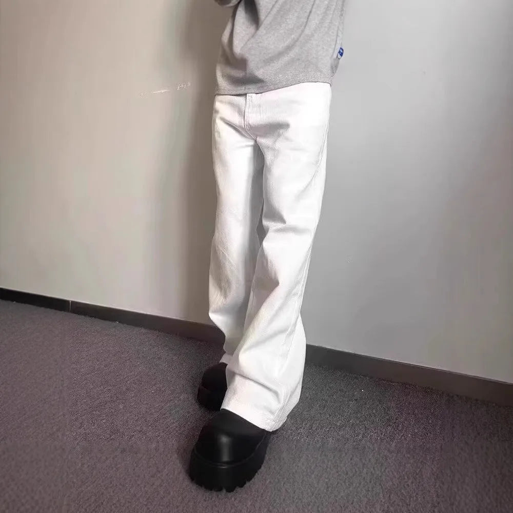 Men's straight-leg white jeans with mid-waist design and non-ironing cotton denim fabric