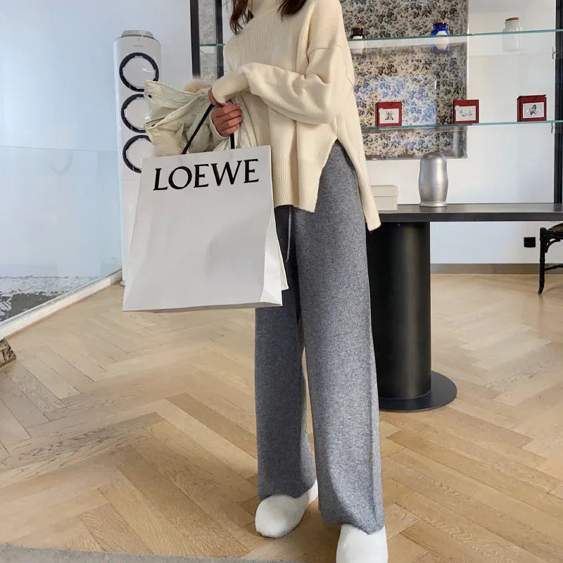 Women's high-waist knitted wide-leg trousers in black with straight-leg silhouette and medium elastic waistband