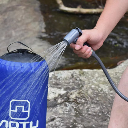 Portable outdoor bath bag in red, black, or blue with 11L capacity and 200cm water pipe