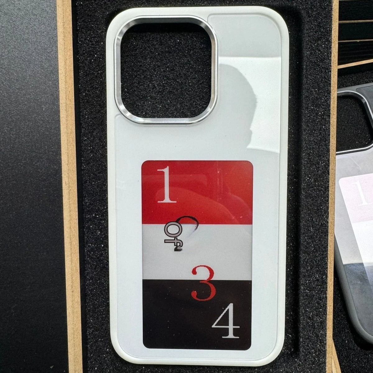 Personalized E-ink Phone Case with Vibrant Projection and Customizable Design