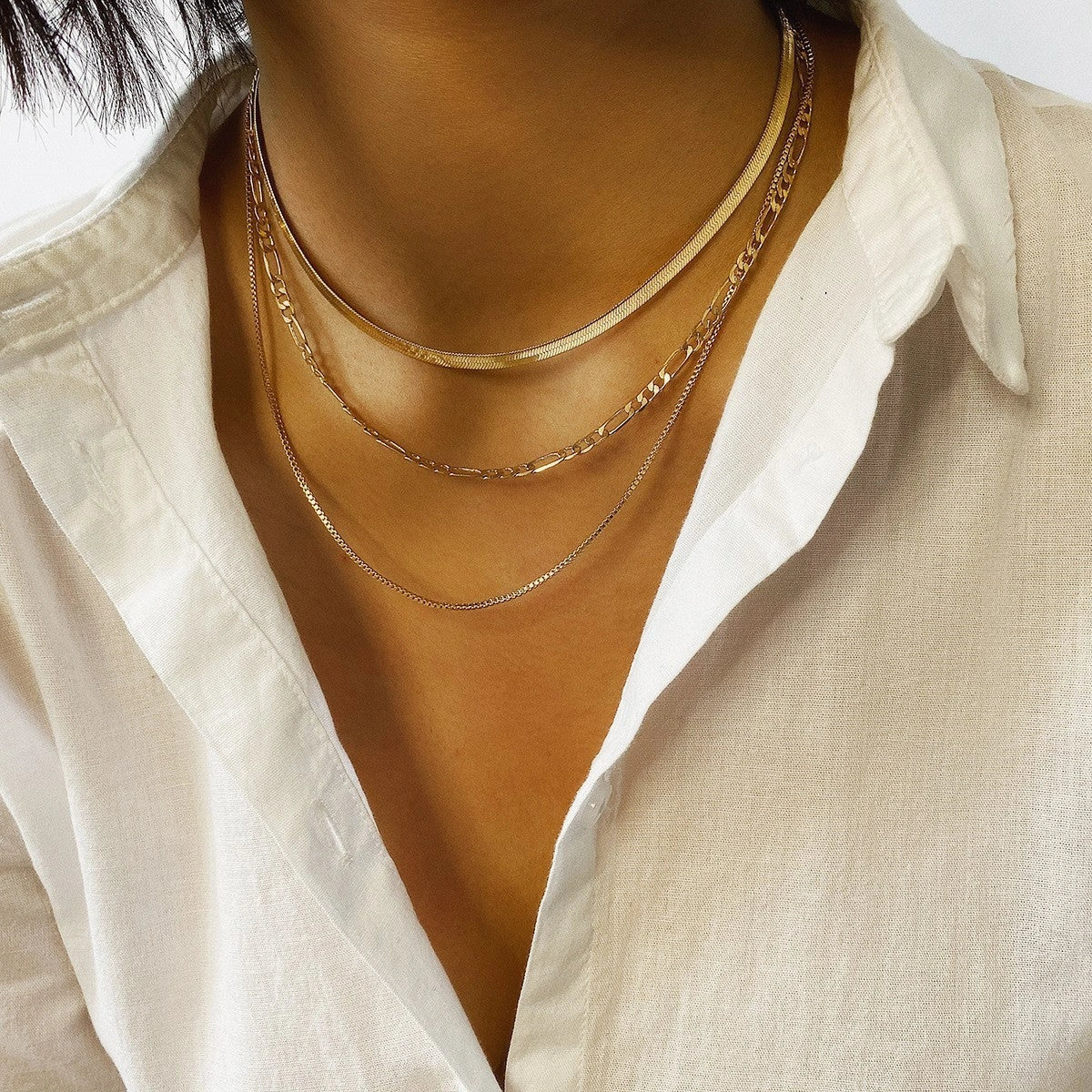 Geometric Snake Bones Chain Necklace - Stylish and Edgy Accessory with Alloy Chain and Striking Snake Bone Pendants