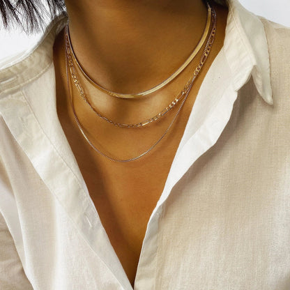 Geometric Snake Bones Chain Necklace - Stylish and Edgy Accessory with Alloy Chain and Striking Snake Bone Pendants